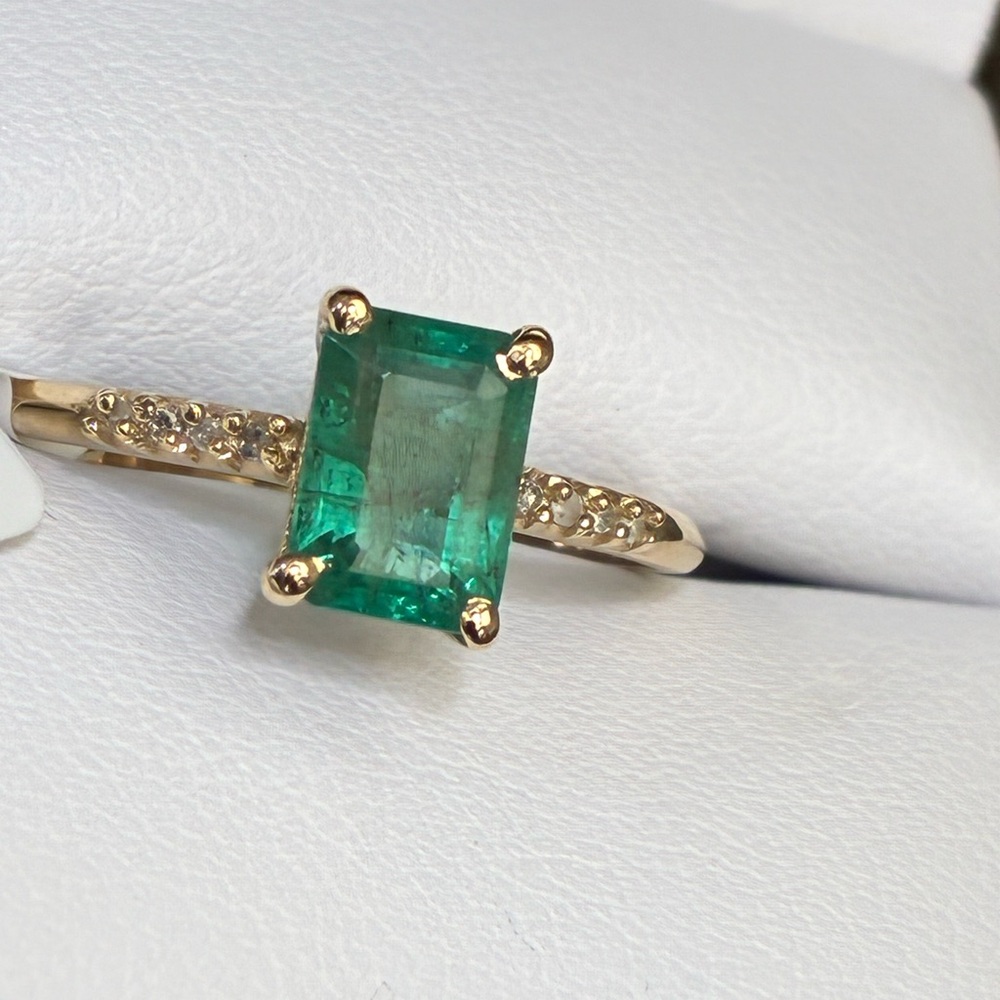 10k Gold Ring real Emerald - Picture 9 of 16